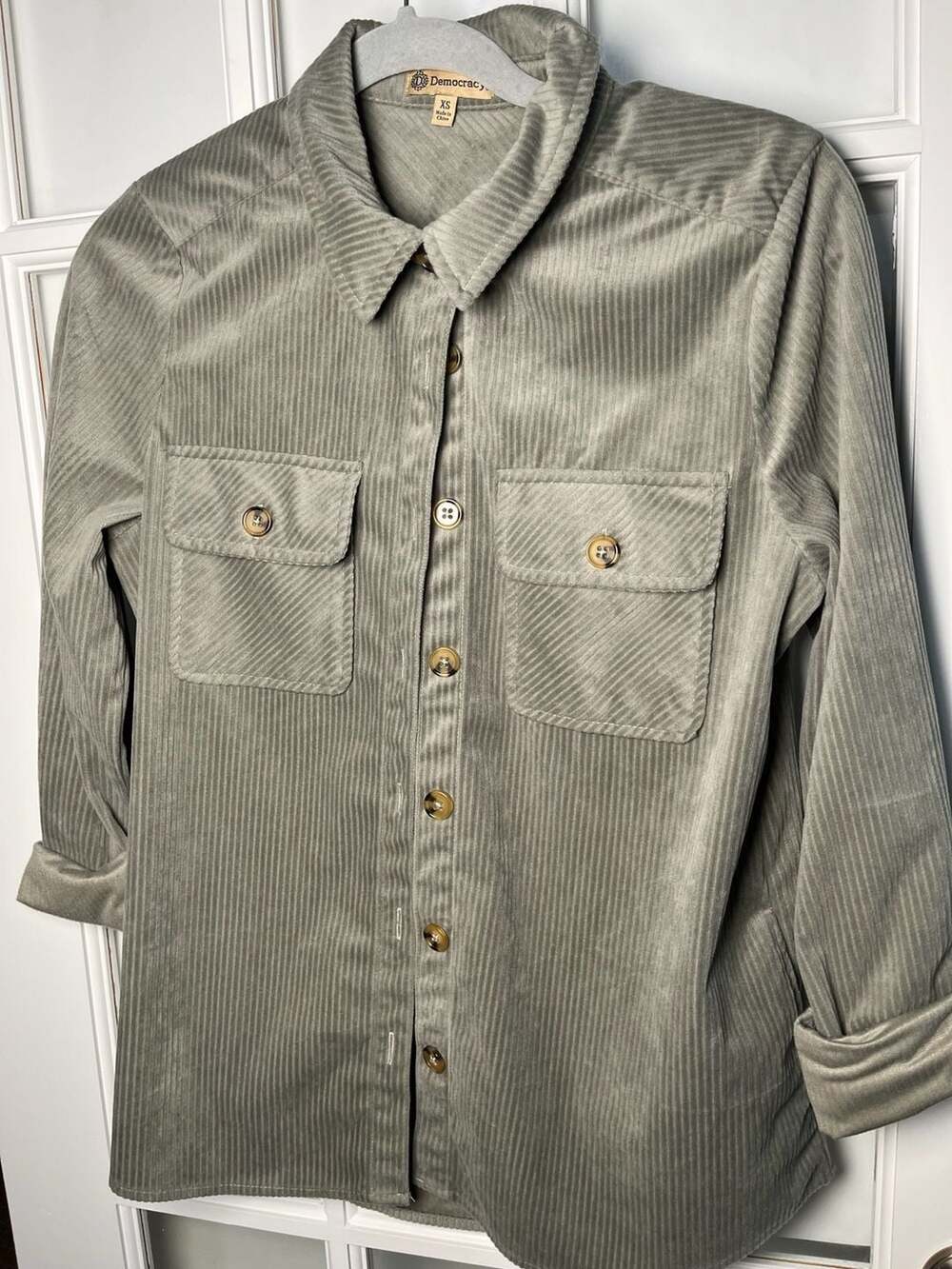 Democracy Women's Sage Green Corduroy Button-Down Shirt XS